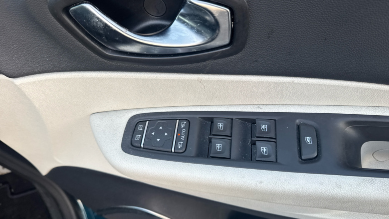 Renault Captur 1.5 dCi 90 Signature X Nav 5dr Diesel Hatchback